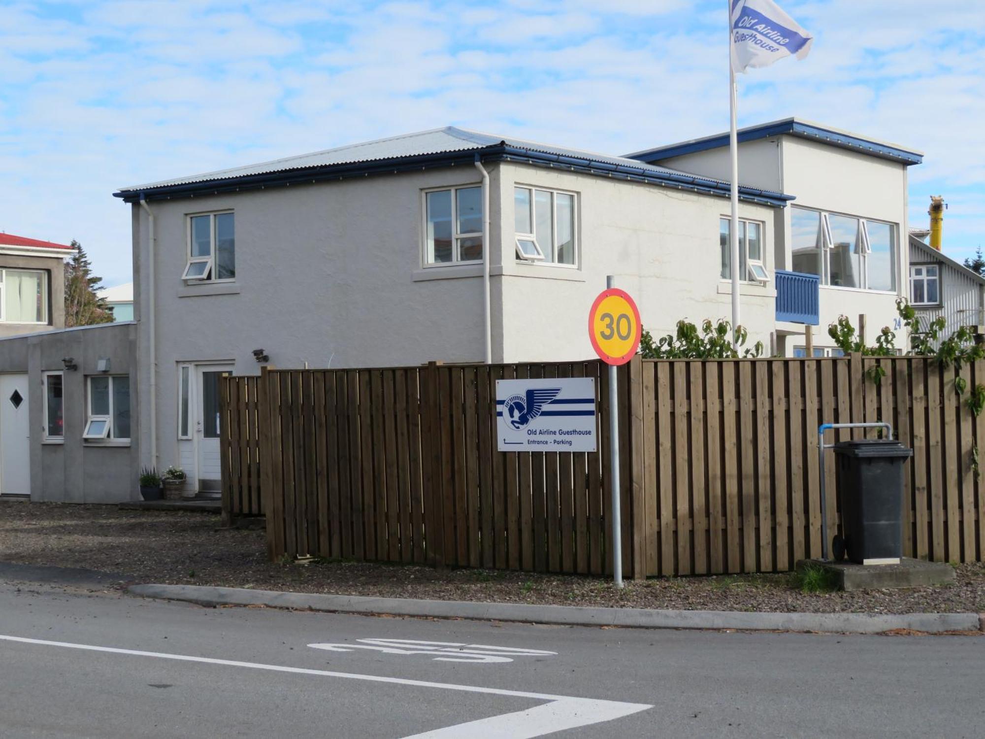Old Airline Guesthouse Hofn Exterior photo